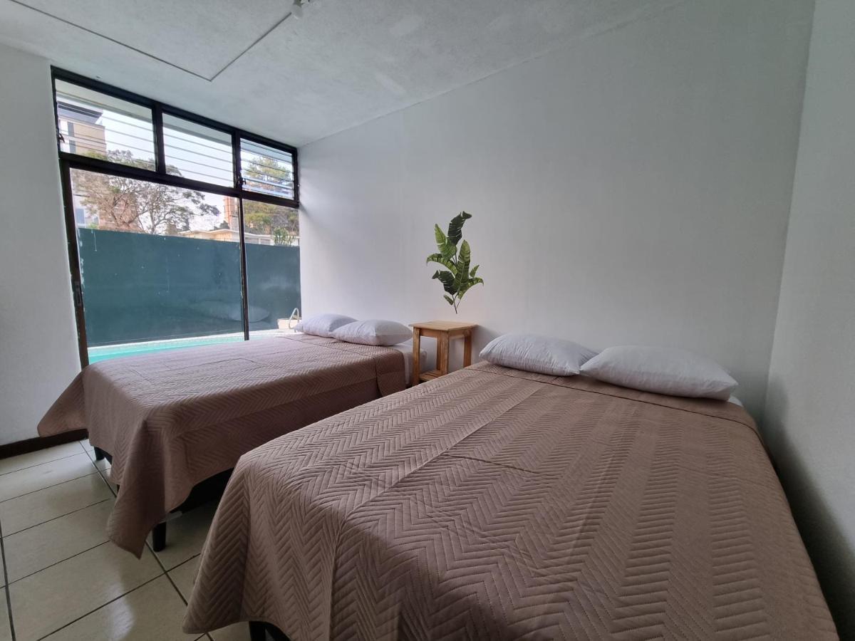 Central Hostel Zona 10 Guatemala City Екстериор снимка