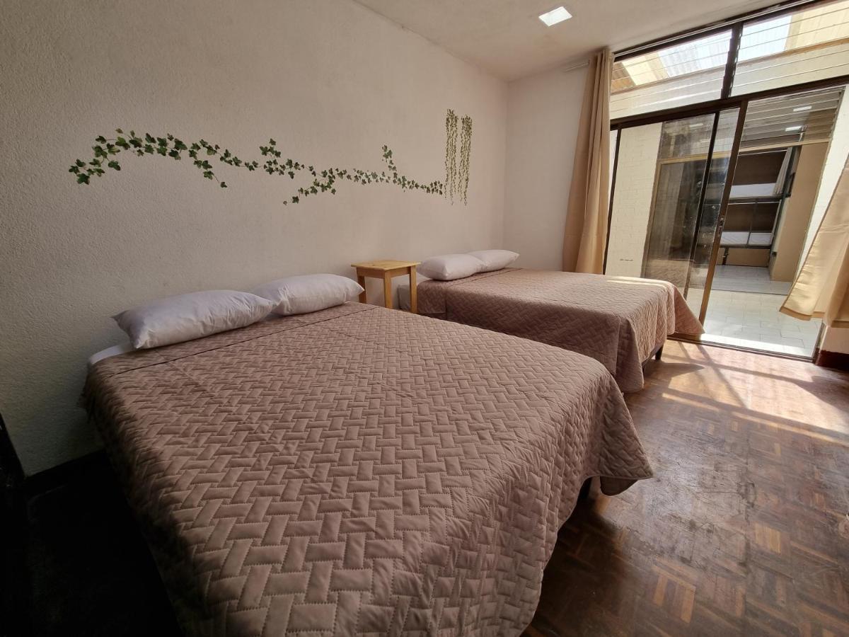 Central Hostel Zona 10 Guatemala City Екстериор снимка